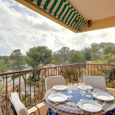 Апартаменты Boulouris Mimosa By Interhome Сен-Рафаэль